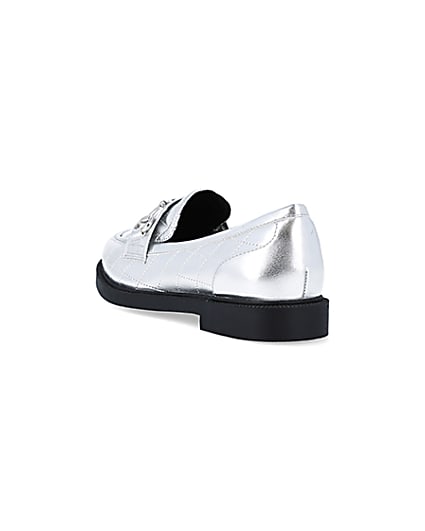 360 degree animation of product Silver metallic quilted loafers frame-7