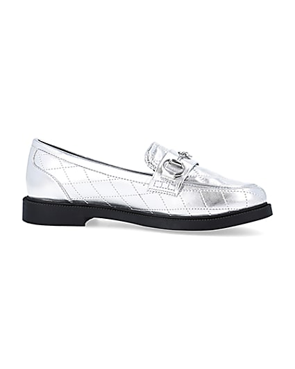 360 degree animation of product Silver metallic quilted loafers frame-16