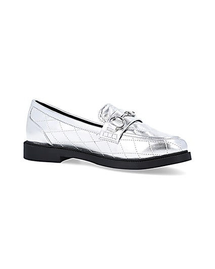 360 degree animation of product Silver metallic quilted loafers frame-17
