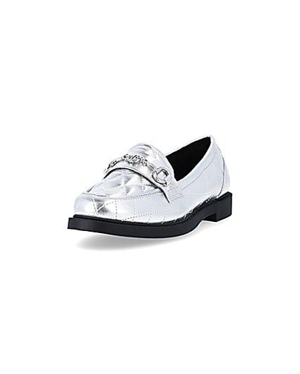 360 degree animation of product Silver metallic quilted loafers frame-23