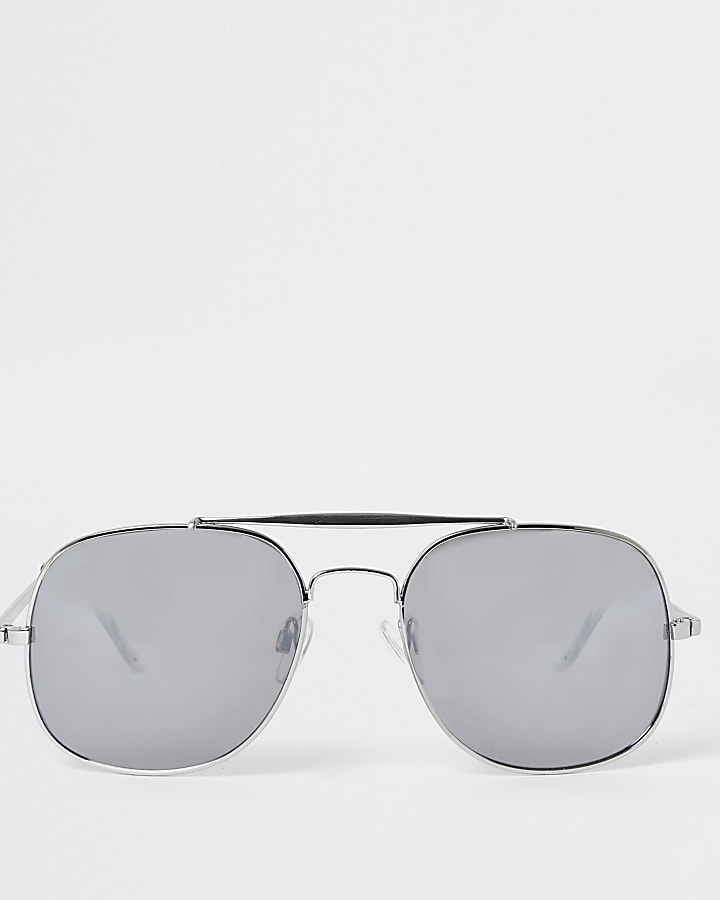 Silver mirrored aviator sunglasses