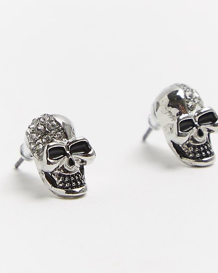 Silver skull stud earrings