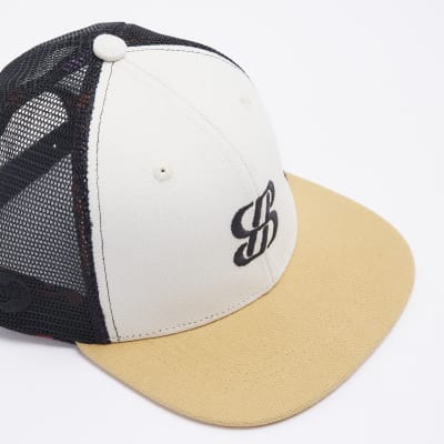 Stone embroidered mesh trucker cap
