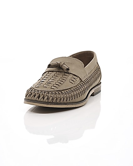 360 degree animation of product Stone leather woven tassel front loafers frame-2