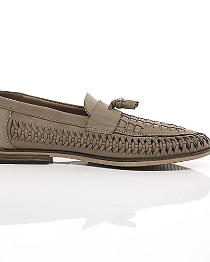 360 degree animation of product Stone leather woven tassel front loafers frame-9