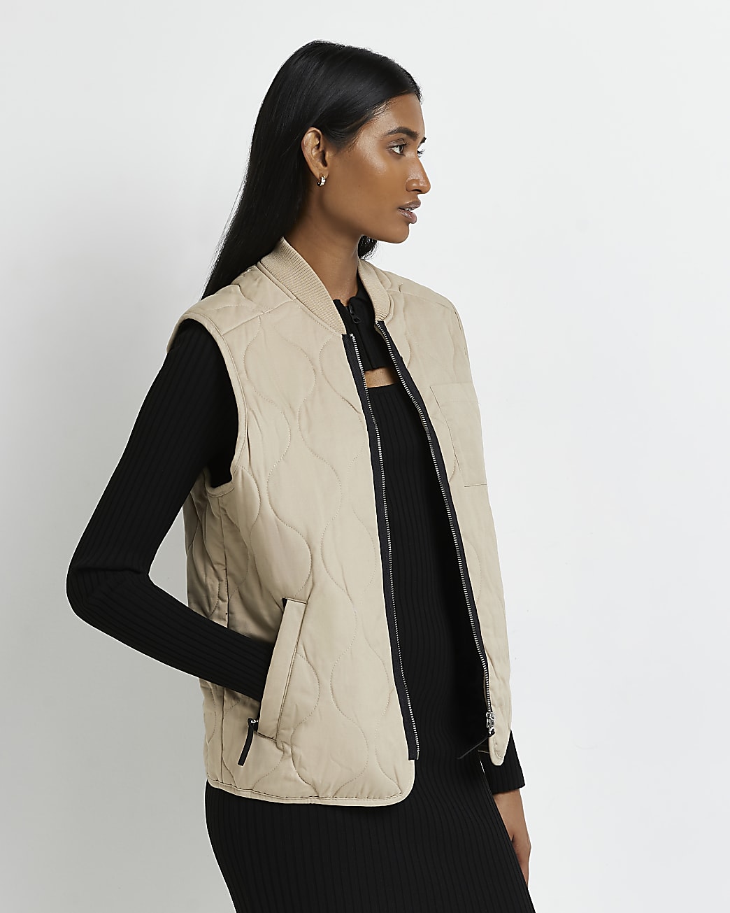Stone quilted gilet
