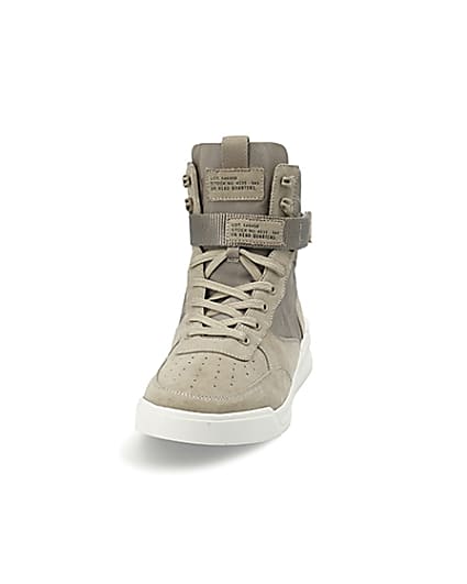 360 degree animation of product Stone wedge sole hi top trainers frame-22