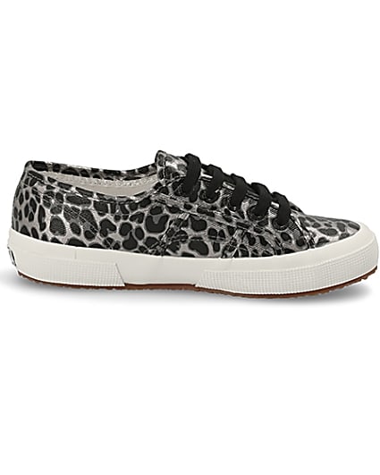 360 degree animation of product Superga silver leopard print runner trainers frame-15