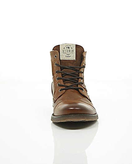 360 degree animation of product Tan leather and suede toe cap work boots frame-4