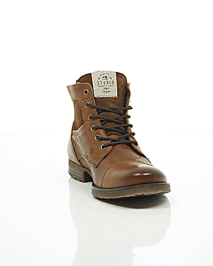 360 degree animation of product Tan leather and suede toe cap work boots frame-5