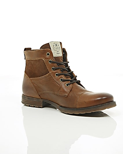 360 degree animation of product Tan leather and suede toe cap work boots frame-7