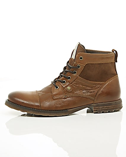 360 degree animation of product Tan leather and suede toe cap work boots frame-22