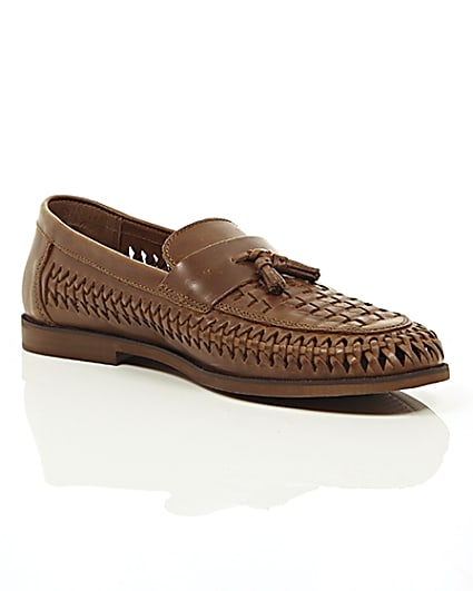 360 degree animation of product Tan woven leather loafers frame-7