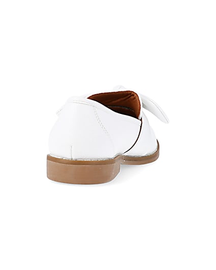 360 degree animation of product White bow detail loafers frame-10