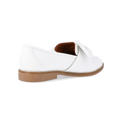 360 degree animation of product White bow detail loafers frame-12