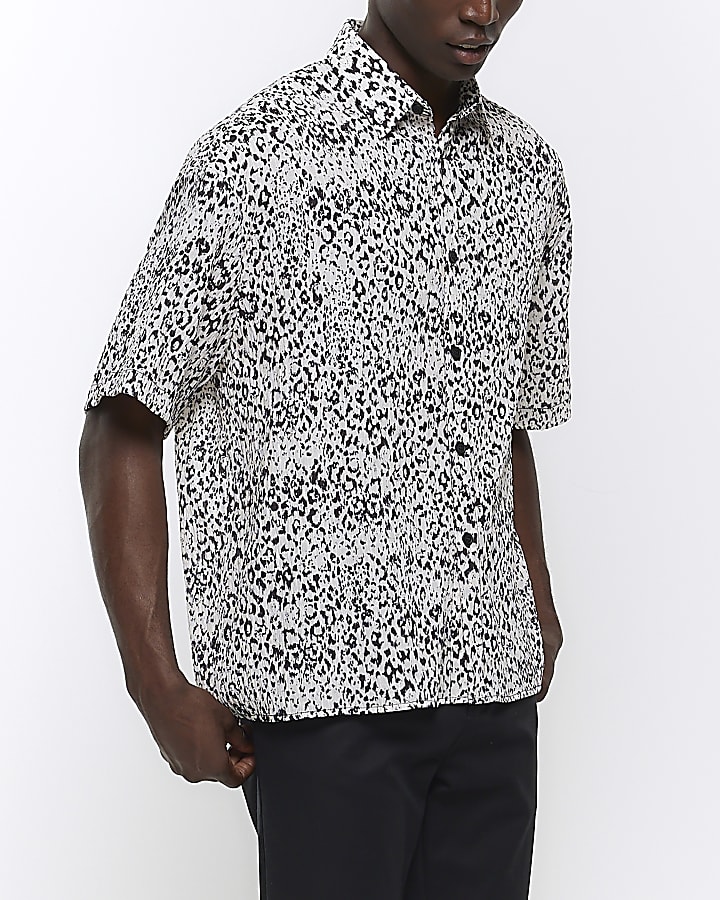 White boxy fit leopard print shirt
