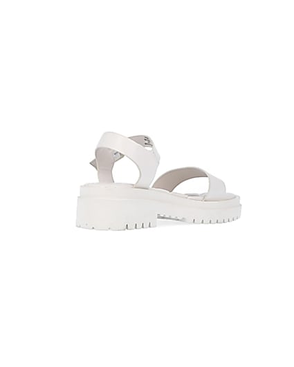 360 degree animation of product White chunky quilted sandals frame-12