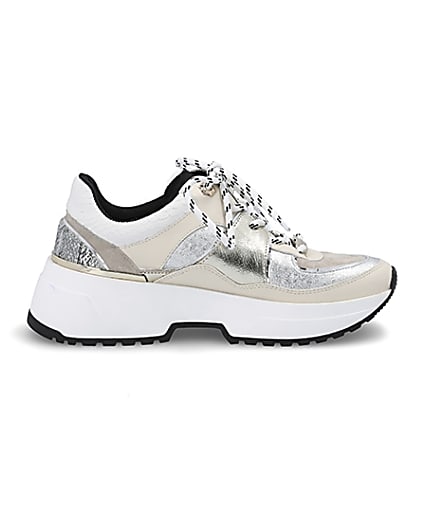 360 degree animation of product White chunky sole lace-up runner frame-15