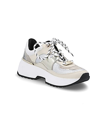 360 degree animation of product White chunky sole lace-up runner frame-18