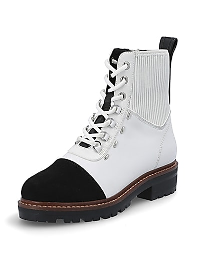 360 degree animation of product White contrast leather lace-up hiking boots frame-0