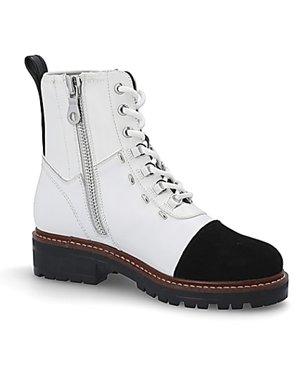 360 degree animation of product White contrast leather lace-up hiking boots frame-17