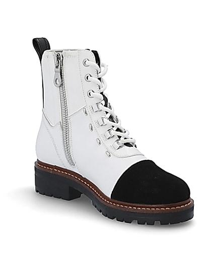 360 degree animation of product White contrast leather lace-up hiking boots frame-18