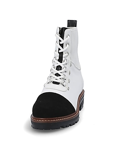 360 degree animation of product White contrast leather lace-up hiking boots frame-22