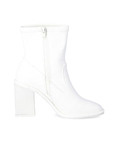 360 degree animation of product White croc embossed heeled ankle boots frame-15