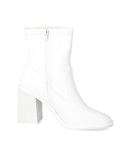 360 degree animation of product White croc embossed heeled ankle boots frame-16