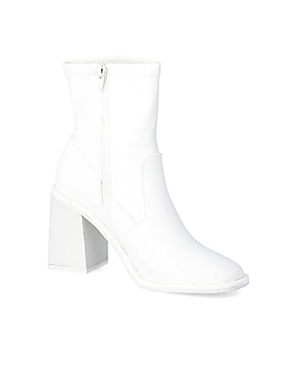 360 degree animation of product White croc embossed heeled ankle boots frame-17