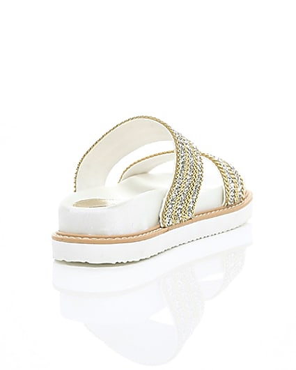 360 degree animation of product ​White double chain detail strap sandal frame-14