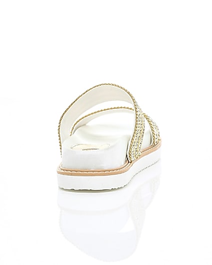 360 degree animation of product ​White double chain detail strap sandal frame-15
