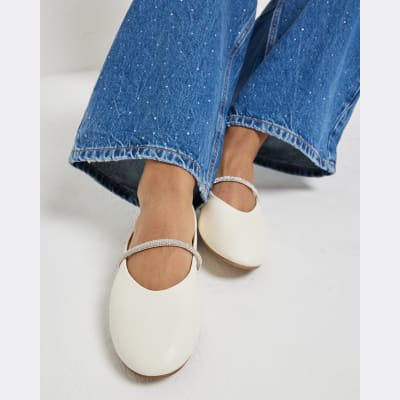 River island white pumps deals