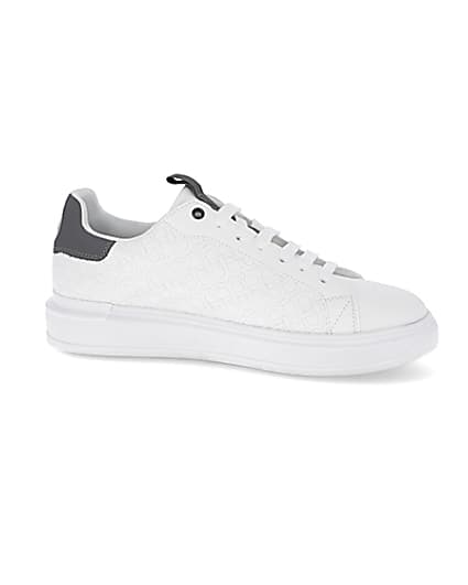 360 degree animation of product White faux leather quilted design trainers frame-16