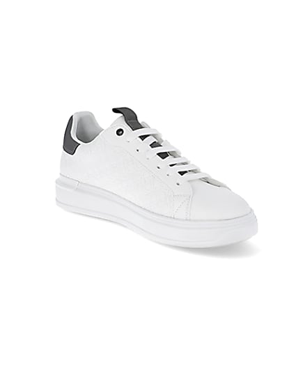 360 degree animation of product White faux leather quilted design trainers frame-18