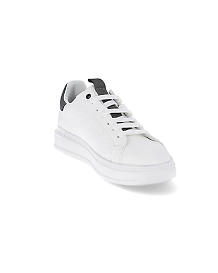 360 degree animation of product White faux leather quilted design trainers frame-19