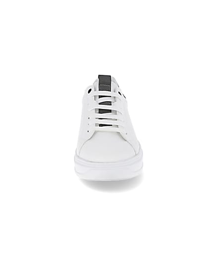360 degree animation of product White faux leather quilted design trainers frame-21