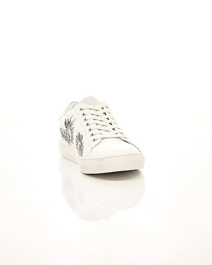 360 degree animation of product White feather print low top cupsole trainers frame-5