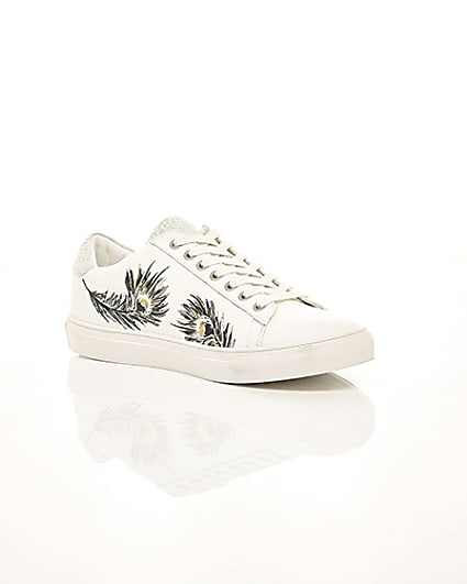 360 degree animation of product White feather print low top cupsole trainers frame-7