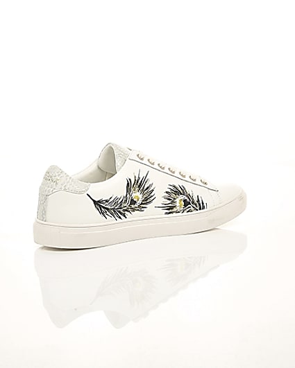 360 degree animation of product White feather print low top cupsole trainers frame-12