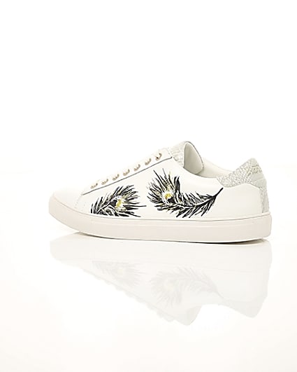 360 degree animation of product White feather print low top cupsole trainers frame-20