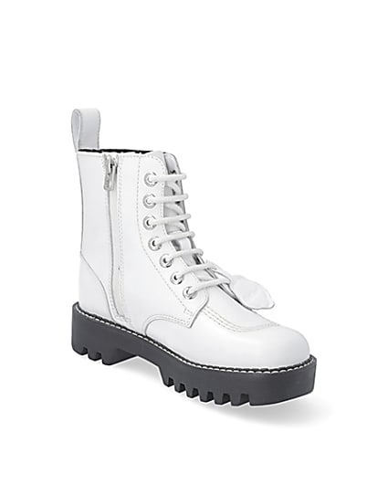 360 degree animation of product White Kickers ankle boots frame-18