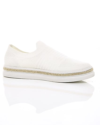 360 degree animation of product White knitted runner espadrille trainers frame-8