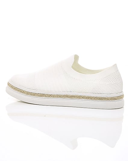 360 degree animation of product White knitted runner espadrille trainers frame-20