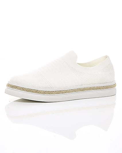360 degree animation of product White knitted runner espadrille trainers frame-23