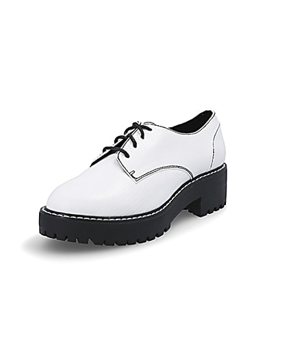 360 degree animation of product White lace up contrast stitch brogues frame-0