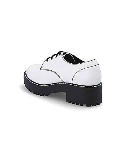 360 degree animation of product White lace up contrast stitch brogues frame-6