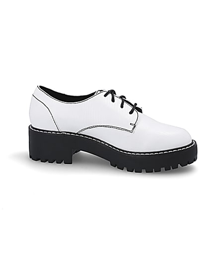 360 degree animation of product White lace up contrast stitch brogues frame-16