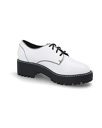 360 degree animation of product White lace up contrast stitch brogues frame-17