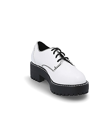 360 degree animation of product White lace up contrast stitch brogues frame-19
